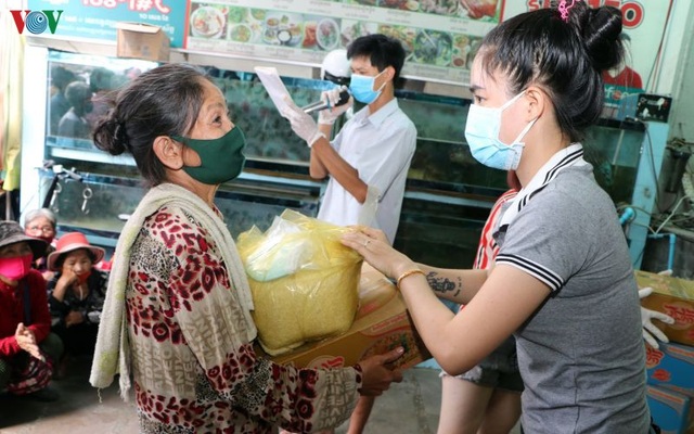 Doanh nghiệp Việt Nam giúp đồng bào tại Campuchia phòng chống Covid-19 - 1 Doanh nghiệp Việt Nam giúp đồng bào tại Campuchia phòng chống Covid-19 - 1