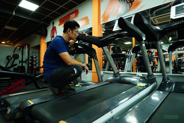 “Trong suốt thời gian làm phòng tập tôi chưa bao giờ rơi vào tình huống dở khóc, dở cười như thế này. Nhưng phải cố vì sự an toàn cho mình và cộng đồng”, anh Nhựt chia sẻ.