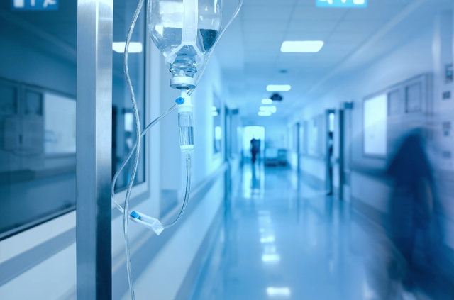 Bác sĩ Mỹ: Covid-19 khiến bệnh nhân ung thư đứng trước lựa chọn sinh tử - 1