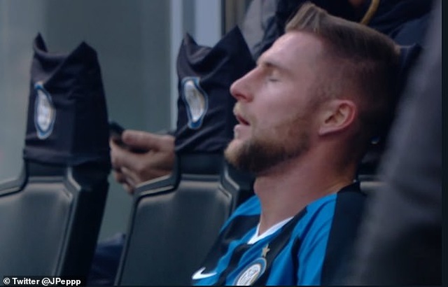 Lukaku: “23/25 cầu thủ Inter từng có triệu chứng nhiễm Covid-19” - 2 Lukaku: “23/25 cầu thủ Inter từng có triệu chứng nhiễm Covid-19” - 2