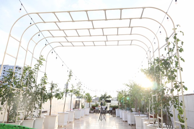 Phan Hiển tiết lộ chi hơn trăm triệu đồng để vợ chồng có góc “hẹn hò” - 7