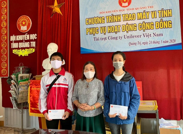 Quảng Trị: Hội Khuyến học trao học bổng đến học sinh, sinh viên khó khăn - 1 Quảng Trị: Hội Khuyến học trao học bổng đến học sinh, sinh viên khó khăn - 1