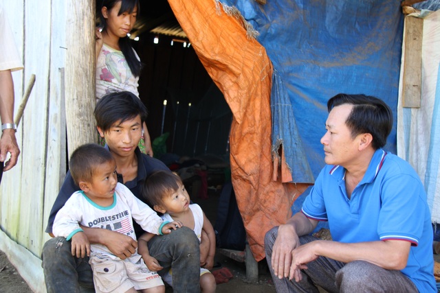 Về vùng sâu Đắk Ngo xem chuyện thống kê đối tượng gặp khó vì Covid-19 - 3 Về vùng sâu Đắk Ngo xem chuyện thống kê đối tượng gặp khó vì Covid-19 - 3