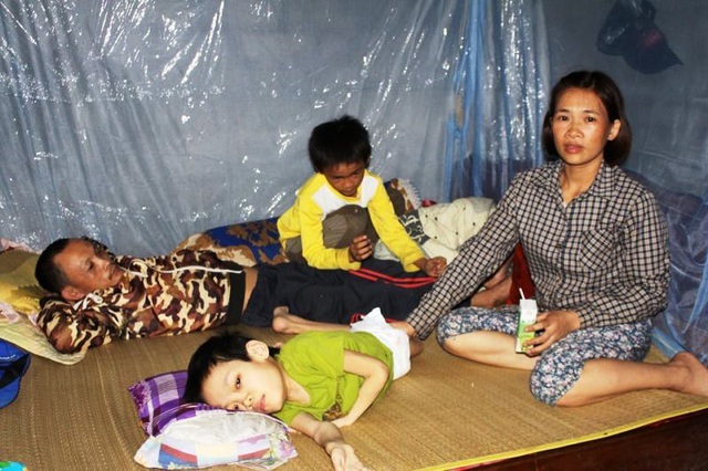 Bạn đọc giúp đỡ hoàn cảnh người phụ nữ nhặt ve chai hơn 112 triệu đồng - 2 Bạn đọc giúp đỡ hoàn cảnh người phụ nữ nhặt ve chai hơn 112 triệu đồng - 2