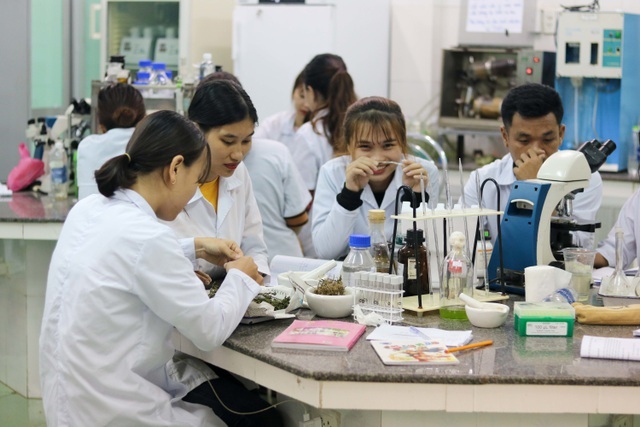Sinh viên ĐH Đà Nẵng trở lại học tập bình thường từ ngày 4/5 - 1 Sinh viên ĐH Đà Nẵng trở lại học tập bình thường từ ngày 4/5 - 1