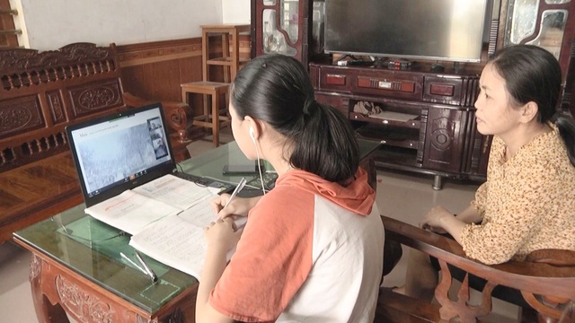 Học trực tuyến: Học sinh vùng sâu và dân tộc thiểu số gặp khó - 1 Học trực tuyến: Học sinh vùng sâu và dân tộc thiểu số gặp khó - 1