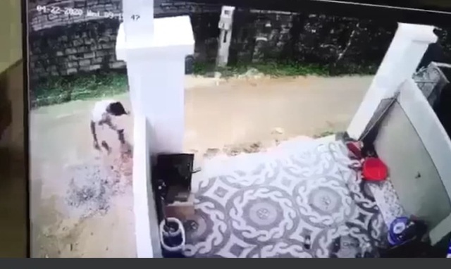 Nghi án tài xế xe tải lùi xe cán chết cháu bé hơn 1 tuổi rồi phi tang xác - 3 Nghi án tài xế xe tải lùi xe cán chết cháu bé hơn 1 tuổi rồi phi tang xác - 3