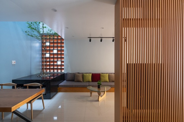 Ngôi nhà hình thác nước thổi làn gió mới đến không gian thành phố - 4 Ngôi nhà hình thác nước thổi làn gió mới đến không gian thành phố - 4