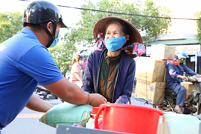 Chính thức ban hành quy định hỗ trợ người dân gặp khó khăn vì Covid-19 - 2