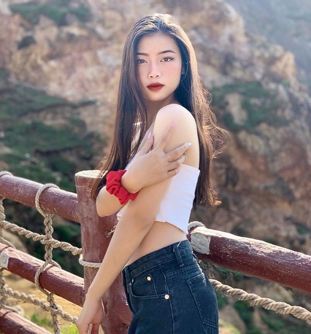 Nữ sinh Quảng Bình, Tây Ninh... dậy thì quá xinh tới mức bị bạn bè nghi thẩm mỹ - 9 Nữ sinh Quảng Bình, Tây Ninh... dậy thì quá xinh tới mức bị bạn bè nghi thẩm mỹ - 9
