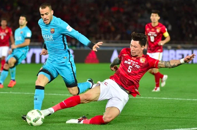 Những đồng đội tệ nhất, từng khiến Messi mất hàng loạt danh hiệu - 9 Những đồng đội tệ nhất, từng khiến Messi mất hàng loạt danh hiệu - 9