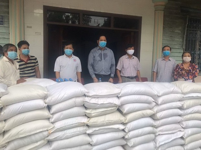 Những món quà nghĩa tình Kiên Giang gửi tới người Campuchia gốc Việt - 1 Những món quà nghĩa tình Kiên Giang gửi tới người Campuchia gốc Việt - 1