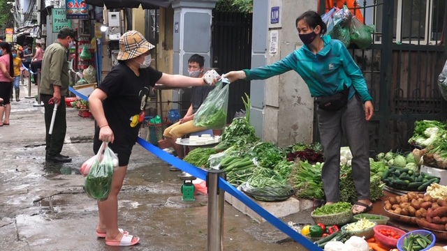 Hà Nội: Người dân hình thành nếp sống mới sau giãn cách xã hội - 4 Hà Nội: Người dân hình thành nếp sống mới sau giãn cách xã hội - 4