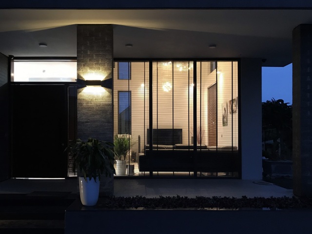 Biệt thự con trai xây tặng bố mẹ đẹp lạ giữa cánh đồng lúa chín ở Hà Tĩnh - 12 Biệt thự con trai xây tặng bố mẹ đẹp lạ giữa cánh đồng lúa chín ở Hà Tĩnh - 12