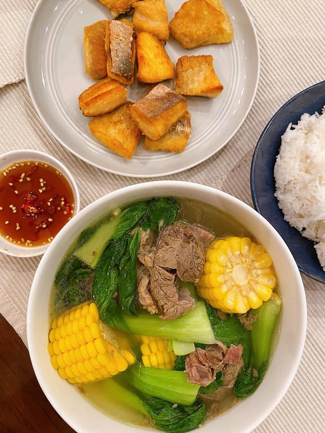 Hà Tăng khiến nhiều người xuýt xoa khi nửa đêm nấu ăn phục vụ hai nhóc tỳ - 8 Hà Tăng khiến nhiều người xuýt xoa khi nửa đêm nấu ăn phục vụ hai nhóc tỳ - 8