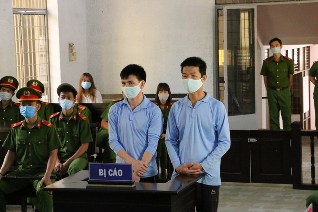 Tuyên án kẻ dùng súng AK bắn người tình rồi tự sát bất thành - 1 Tuyên án kẻ dùng súng AK bắn người tình rồi tự sát bất thành - 1