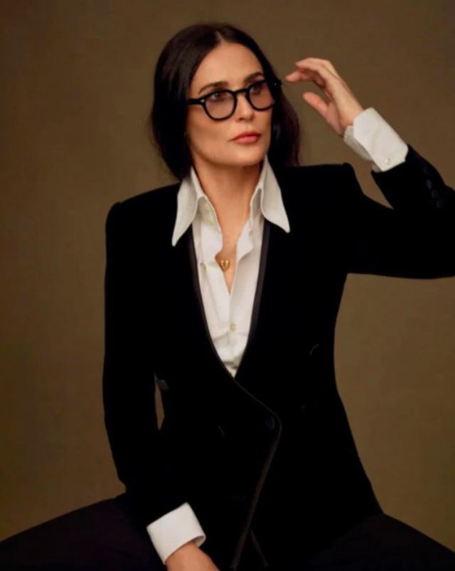 Demi Moore vượt qua tuổi thơ bất hạnh và hôn nhân trắc trở như thế nào? - 11 Demi Moore vượt qua tuổi thơ bất hạnh và hôn nhân trắc trở như thế nào? - 11