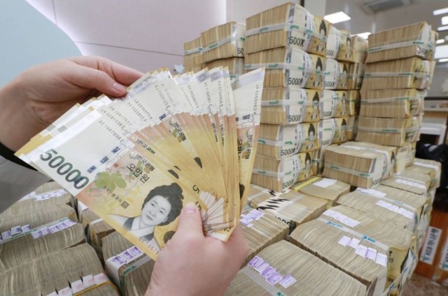Hàn Quốc sẽ hỗ trợ lao động nghỉ không lương gần 400 triệu USD - 1 Hàn Quốc sẽ hỗ trợ lao động nghỉ không lương gần 400 triệu USD - 1