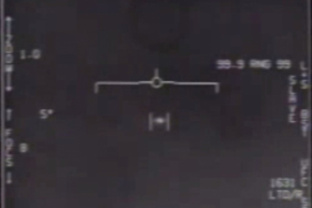 Lầu Năm Góc giải mật video phi công Mỹ chạm mặt UFO - 1 Lầu Năm Góc giải mật video phi công Mỹ chạm mặt UFO - 1