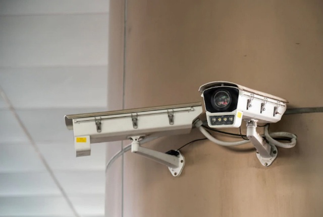 Tranh cãi Trung Quốc lắp camera giám sát trong nhà dân để theo dõi cách ly - 2 Tranh cãi Trung Quốc lắp camera giám sát trong nhà dân để theo dõi cách ly - 2