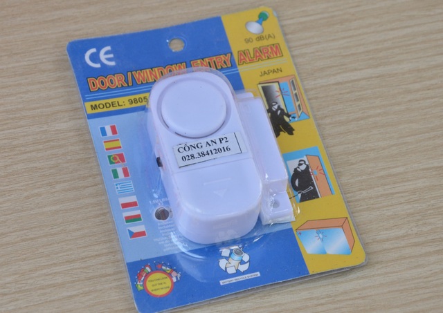 Người dân nộp súng đạn, hung khí, để nhận quà trong mùa Covid-19 - 7 Người dân nộp súng đạn, hung khí, để nhận quà trong mùa Covid-19 - 7