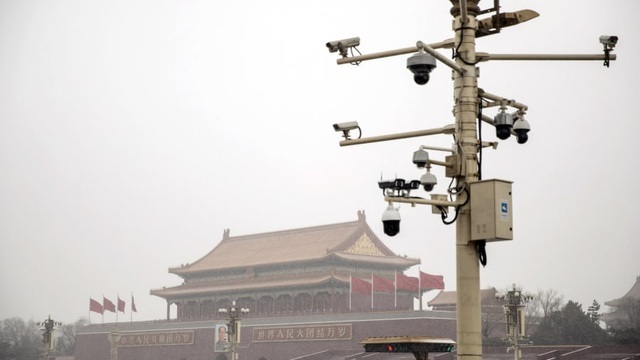 Tranh cãi Trung Quốc lắp camera giám sát trong nhà dân để theo dõi cách ly - 1 Tranh cãi Trung Quốc lắp camera giám sát trong nhà dân để theo dõi cách ly - 1