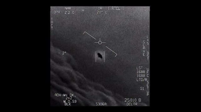 Lầu Năm Góc chính thức “giải mật” video về UFO - 1 Lầu Năm Góc chính thức “giải mật” video về UFO - 1