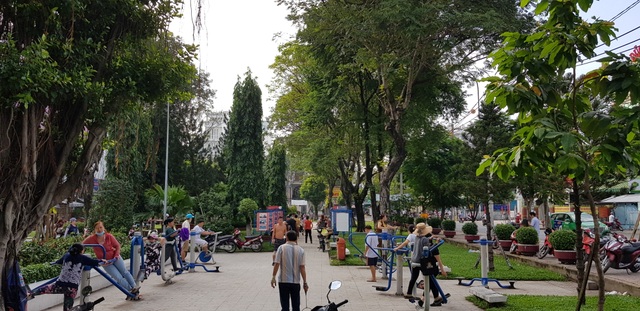 Dịch vụ làm đẹp, rạp chiếu phim, quán karaoke ở TPHCM tiếp tục đóng cửa - 2 Dịch vụ làm đẹp, rạp chiếu phim, quán karaoke ở TPHCM tiếp tục đóng cửa - 2