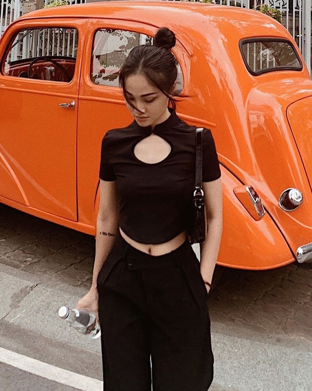 Loạt mỹ nhân Việt diện áo crop top cổ xường xám “khoe” eo thon - 6 Loạt mỹ nhân Việt diện áo crop top cổ xường xám “khoe” eo thon - 6