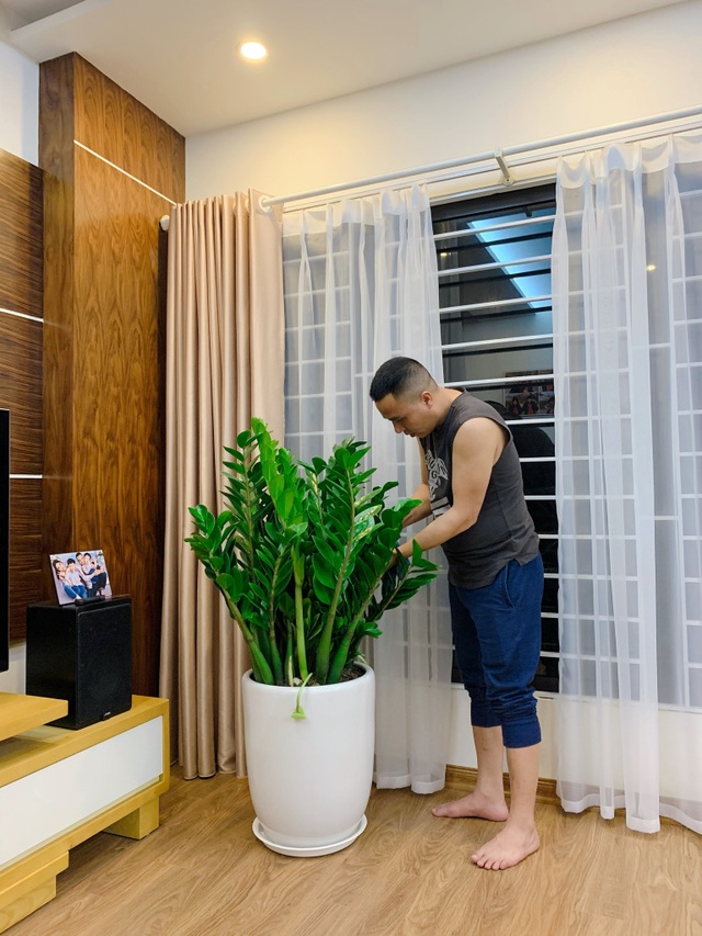 Ngắm ban công đầy hoa trong căn hộ của vợ chồng MC Hoàng Linh - 11