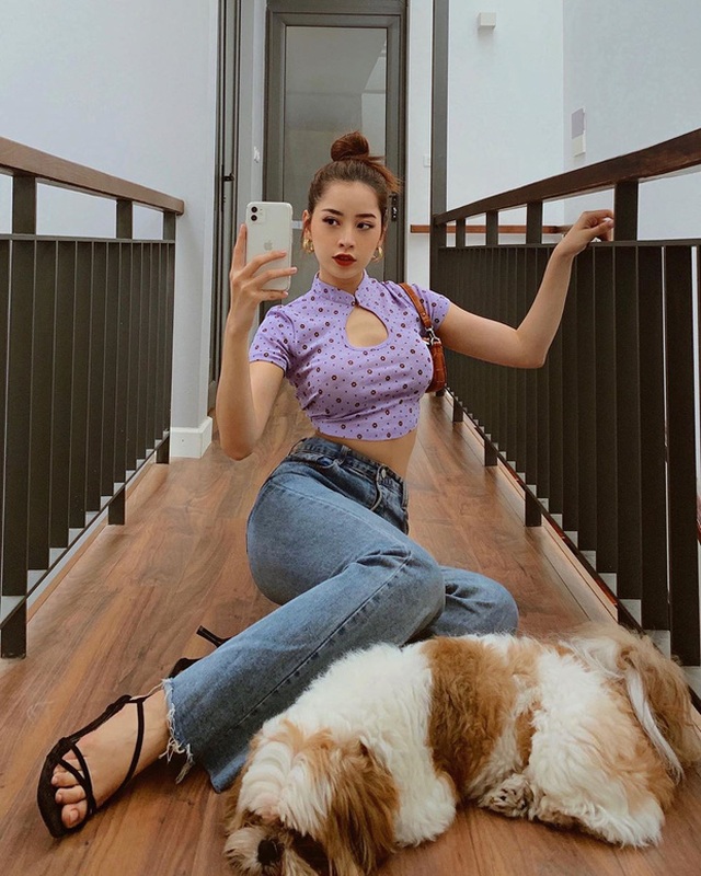 Loạt mỹ nhân Việt diện áo crop top cổ xường xám “khoe” eo thon - 1 Loạt mỹ nhân Việt diện áo crop top cổ xường xám “khoe” eo thon - 1