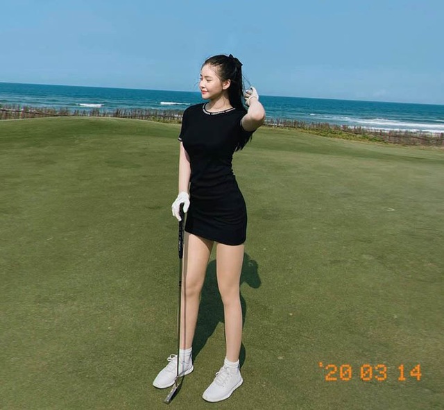 Hot girl Đà Nẵng tập yoga, bơi lội, chơi golf giữ dáng - 5