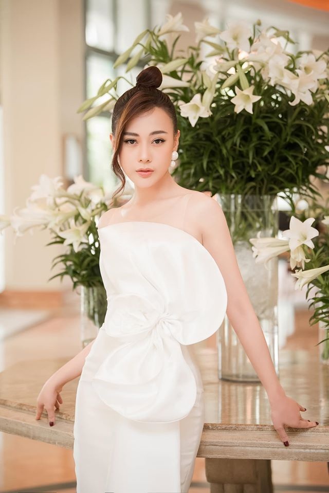 Phương Oanh, Dương Cẩm Lynh, Hạ Vi tiết lộ về ngày 30/4-1/5 đặc biệt - 2 Phương Oanh, Dương Cẩm Lynh, Hạ Vi tiết lộ về ngày 30/4-1/5 đặc biệt - 2