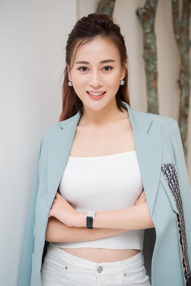 Phương Oanh, Dương Cẩm Lynh, Hạ Vi tiết lộ về ngày 30/4-1/5 đặc biệt - 1 Phương Oanh, Dương Cẩm Lynh, Hạ Vi tiết lộ về ngày 30/4-1/5 đặc biệt - 1