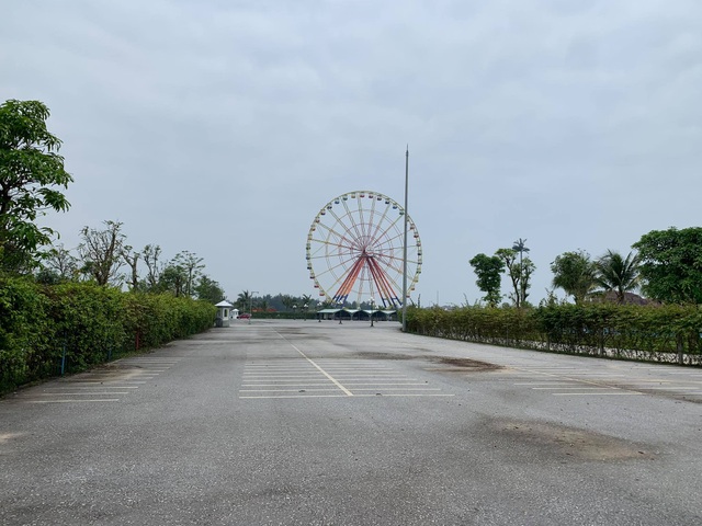 Ha Tinh Beach is deserted during the holidays - 10