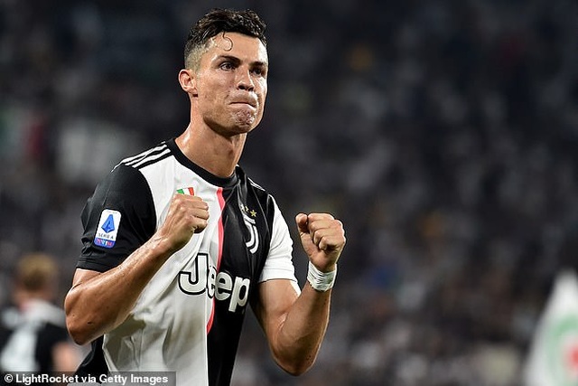 C.Ronaldo từ chối hội quân cùng Juventus