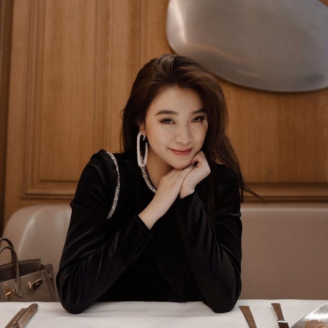 Hot girl Lào gây sốt mạng xã hội Việt, từng học ĐH Ngoại thương - 6 Hot girl Lào gây sốt mạng xã hội Việt, từng học ĐH Ngoại thương - 6