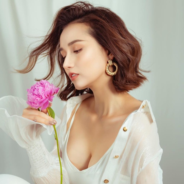 Tiên Nguyễn cùng dàn mỹ nhân Việt khoe dáng gợi cảm trong kỳ nghỉ - 10 Tiên Nguyễn cùng dàn mỹ nhân Việt khoe dáng gợi cảm trong kỳ nghỉ - 10