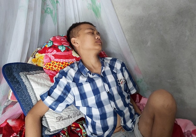 Ước mơ cháy bỏng được tiếp tục đến trường của nam sinh suy thận - 2 Ước mơ cháy bỏng được tiếp tục đến trường của nam sinh suy thận - 2