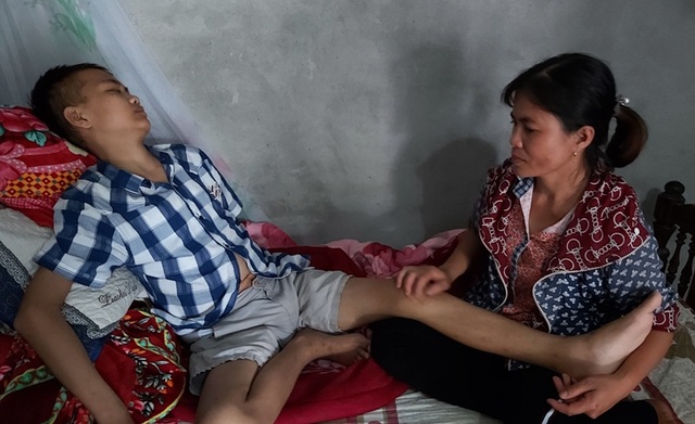 Ước mơ cháy bỏng được tiếp tục đến trường của nam sinh suy thận - 4 Ước mơ cháy bỏng được tiếp tục đến trường của nam sinh suy thận - 4