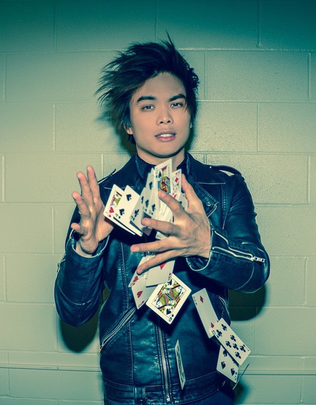 Tại sao ảo thuật gia “thần bài” Shin Lim luôn im lặng khi biểu diễn? - 3