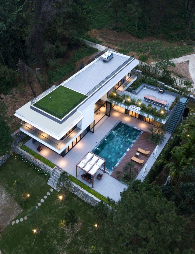Biệt thự với thác nước đổ đẹp như trời Âu của cặp vợ chồng ở Tam Đảo - 1 Biệt thự với thác nước đổ đẹp như trời Âu của cặp vợ chồng ở Tam Đảo - 1