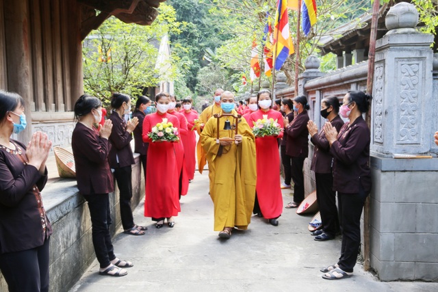 Lễ tắm Phật ở di sản thế giới Tràng An - 1 Lễ tắm Phật ở di sản thế giới Tràng An - 1