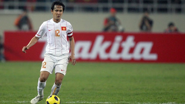 Minh Phuong midfielder: record contract and historic pass - 1