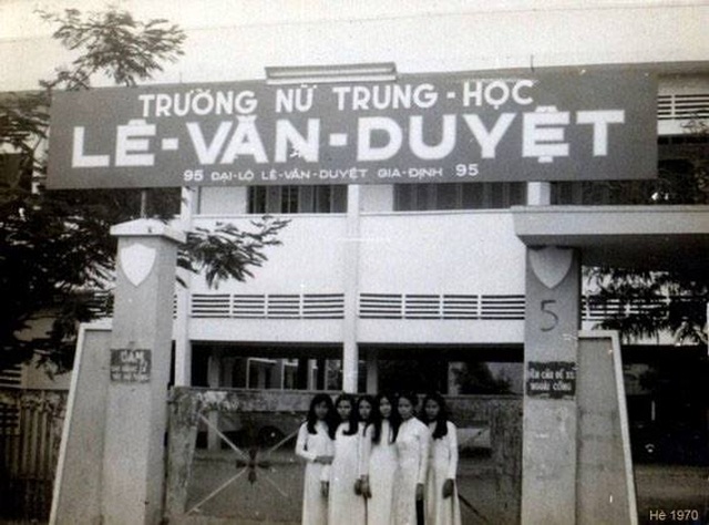 NSND Kim Xuân trải lòng về một thời tuổi trẻ gắn bó với Sài Gòn - 4 NSND Kim Xuân trải lòng về một thời tuổi trẻ gắn bó với Sài Gòn - 4
