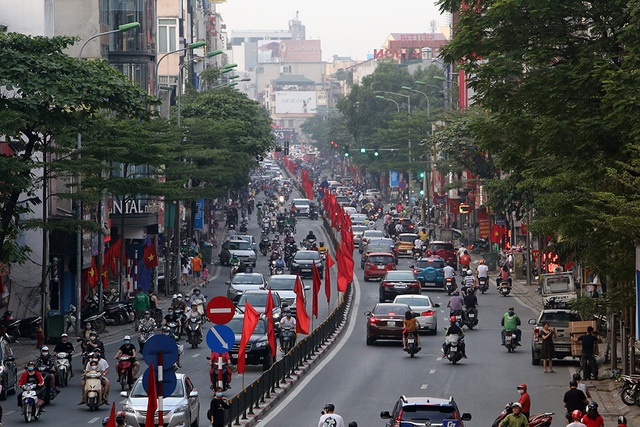 Đường phố Hà Nội đông đúc trở lại sau nghỉ lễ - 7 Đường phố Hà Nội đông đúc trở lại sau nghỉ lễ - 7