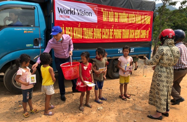 Thầy, cô dọn trường lớp, vào tận bản dạy kỹ năng phòng dịch cho học sinh - 4 Thầy, cô dọn trường lớp, vào tận bản dạy kỹ năng phòng dịch cho học sinh - 4