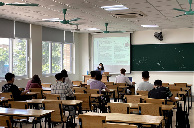 ĐH Bách khoa HN vạch sơ đồ chỗ ngồi cho SV, giãn cách 1,5m khi tiếp xúc - 7 ĐH Bách khoa HN vạch sơ đồ chỗ ngồi cho SV, giãn cách 1,5m khi tiếp xúc - 7