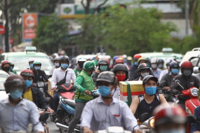Cửa ngõ Sài Gòn kẹt cứng sau kỳ nghỉ lễ - 6 Cửa ngõ Sài Gòn kẹt cứng sau kỳ nghỉ lễ - 6