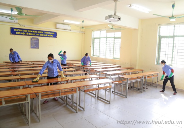 ĐH Công nghiệp Hà Nội dành tiết học đầu giờ hướng dẫn SV kê khai y tế - 3 ĐH Công nghiệp Hà Nội dành tiết học đầu giờ hướng dẫn SV kê khai y tế - 3